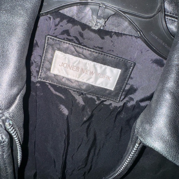 Jones New York Classic Black Leather Jacket - Picture 4 of 7
